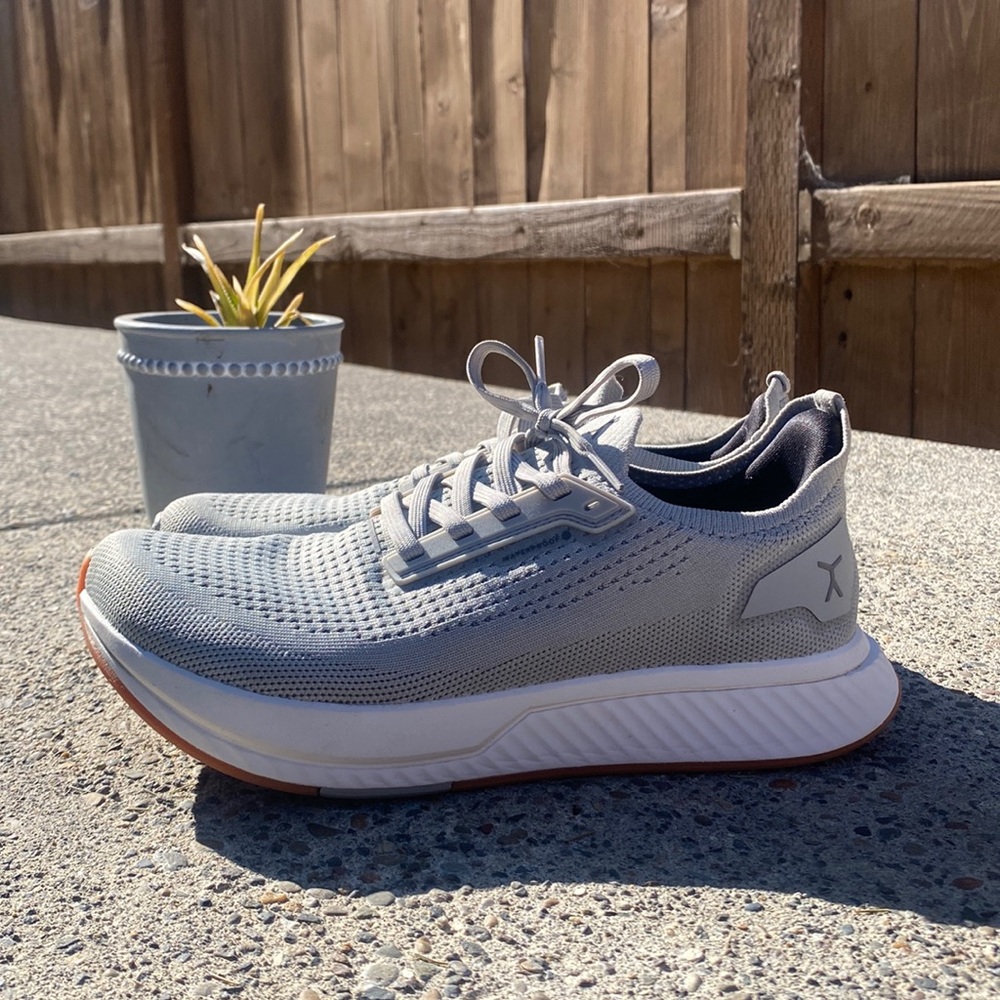 Flux Footwear Adapt Runner Waterproof size 8.5